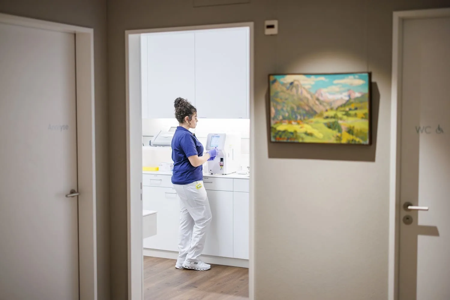 Corridor with a view into the practice lab